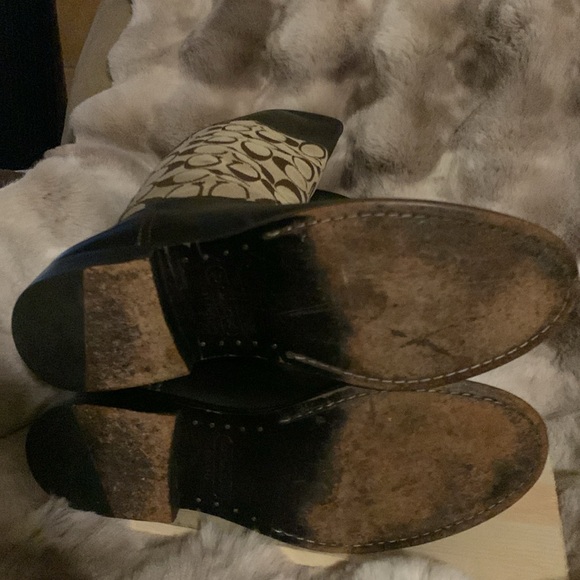 Coach vintage women brown and Tan Signature Pattern Boots Sz 7. Good condition. - Picture 6 of 11